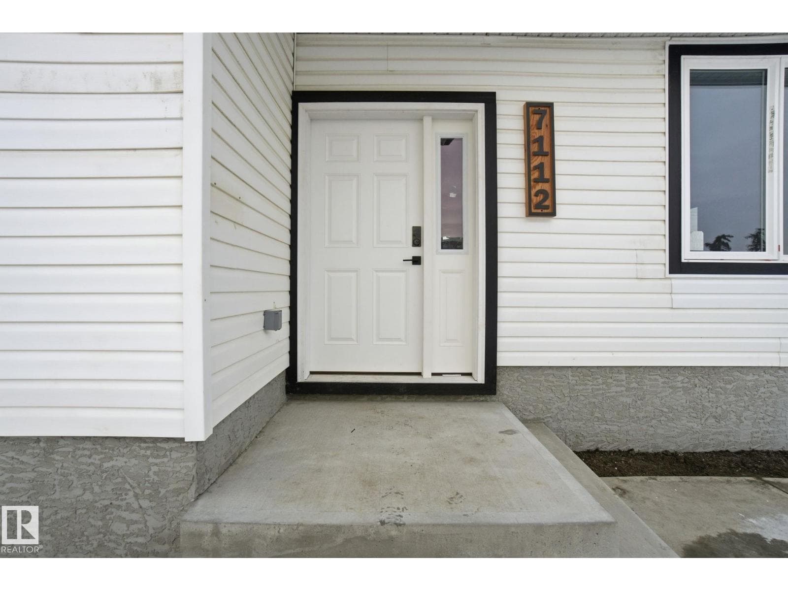 7112 132 AV NW — photo 4