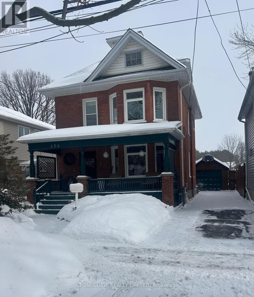 454 MARK STREET photo 3