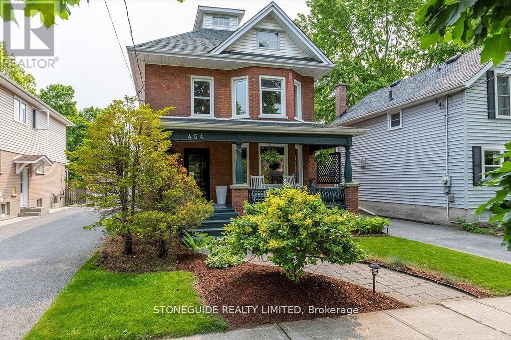 454 MARK STREET photo 2