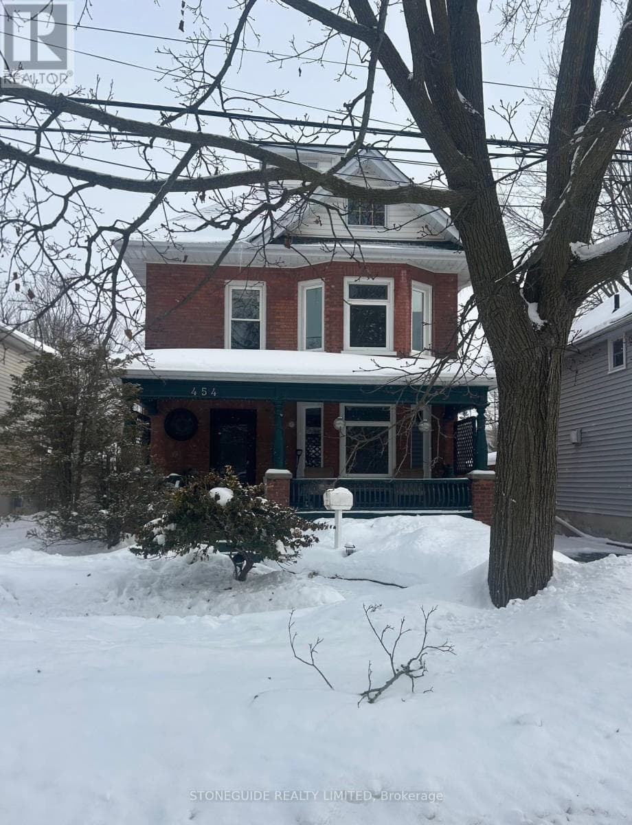 454 MARK STREET photo 5