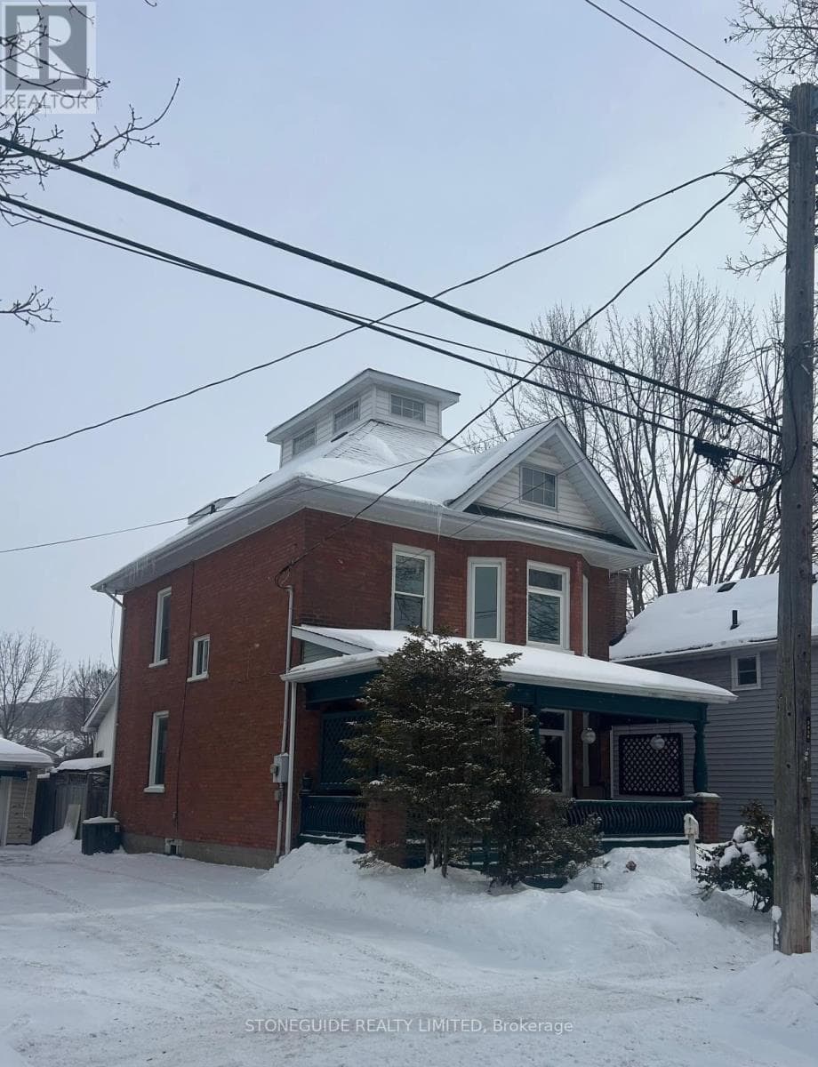 454 MARK STREET photo 4