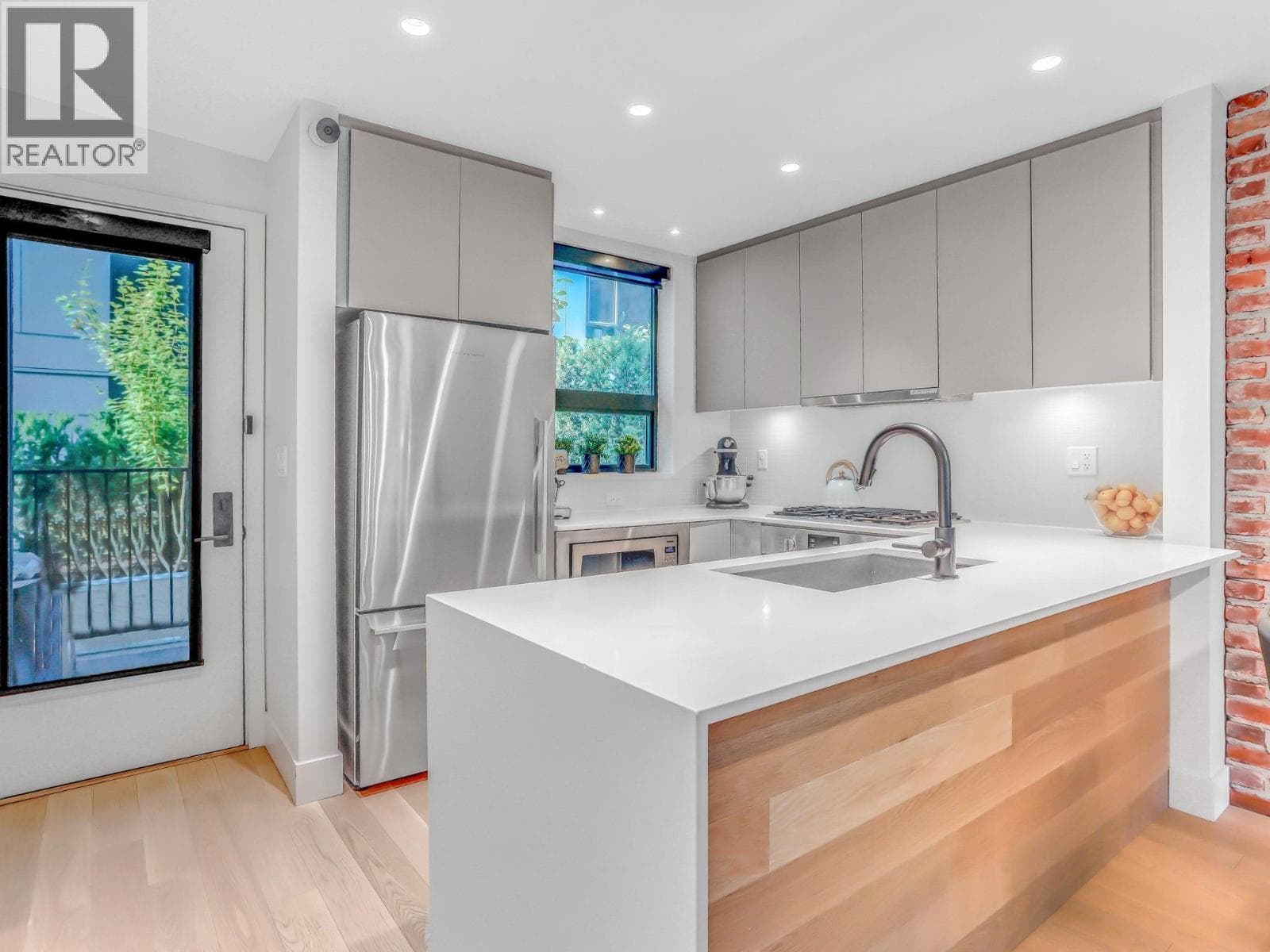 3 83 MOODY STREET photo 2