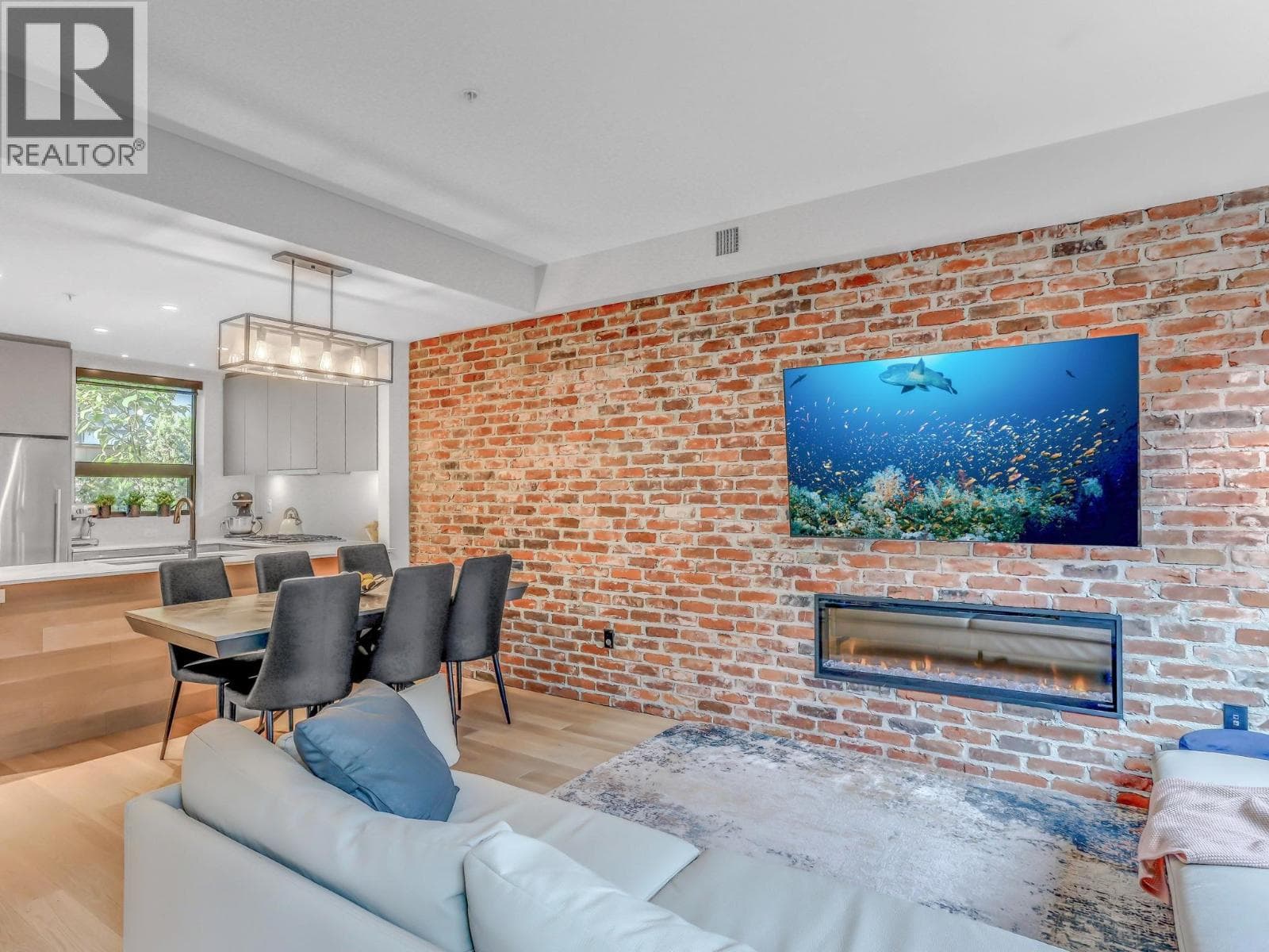 3 83 MOODY STREET photo 5