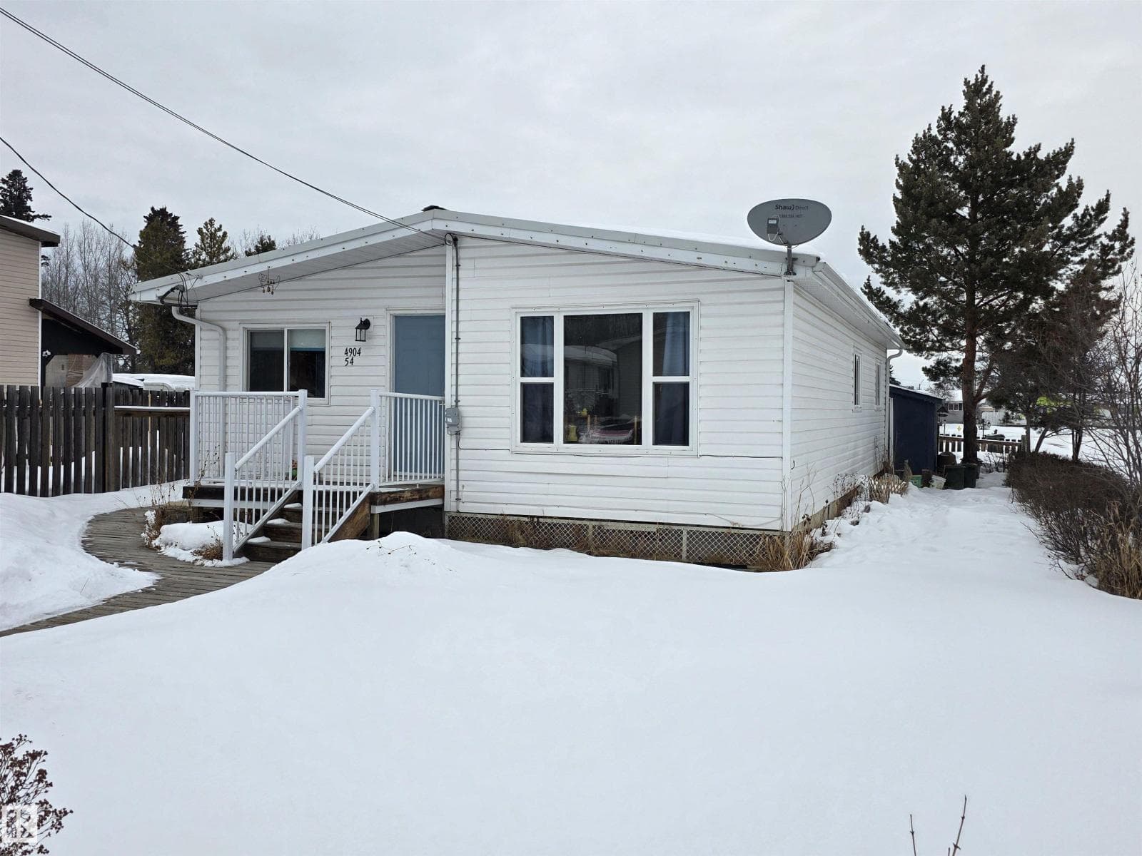 3 bed 2 bath single family at 4904 54 AV — $174,900