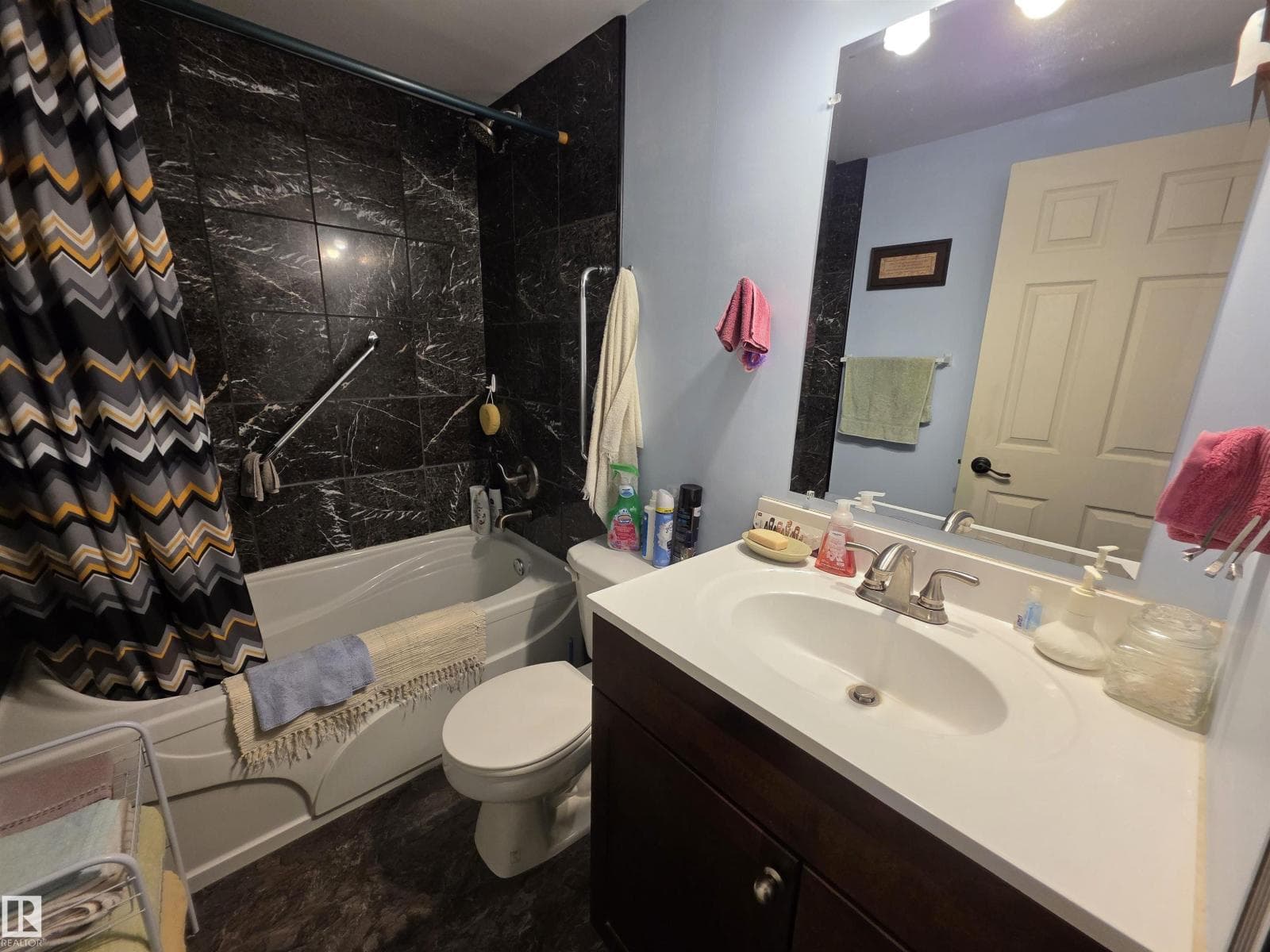 4904 54 AV photo 10