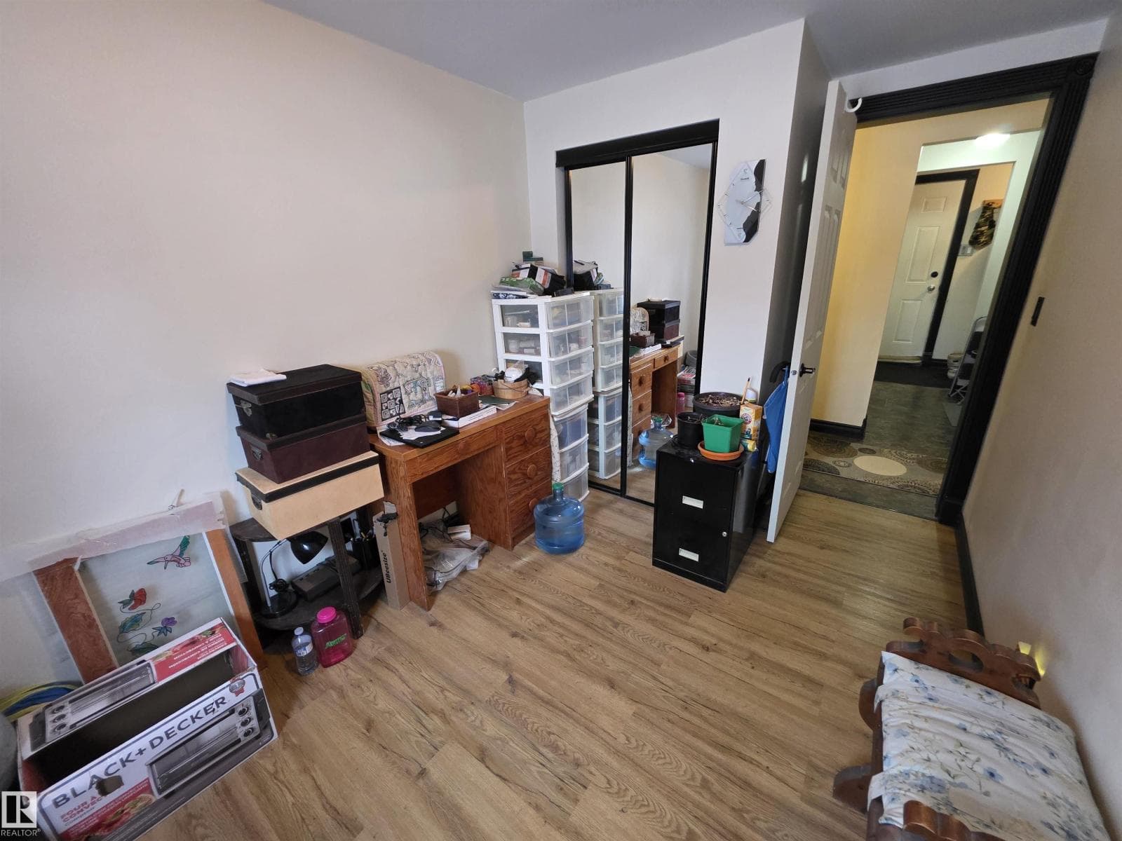 4904 54 AV photo 12