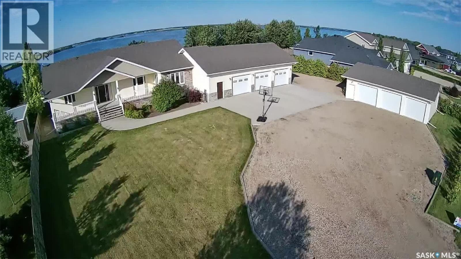 26 Pape DRIVE