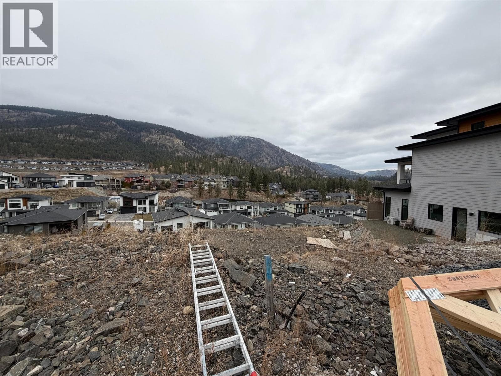 2500 Pinnacle Ridge Drive photo 4