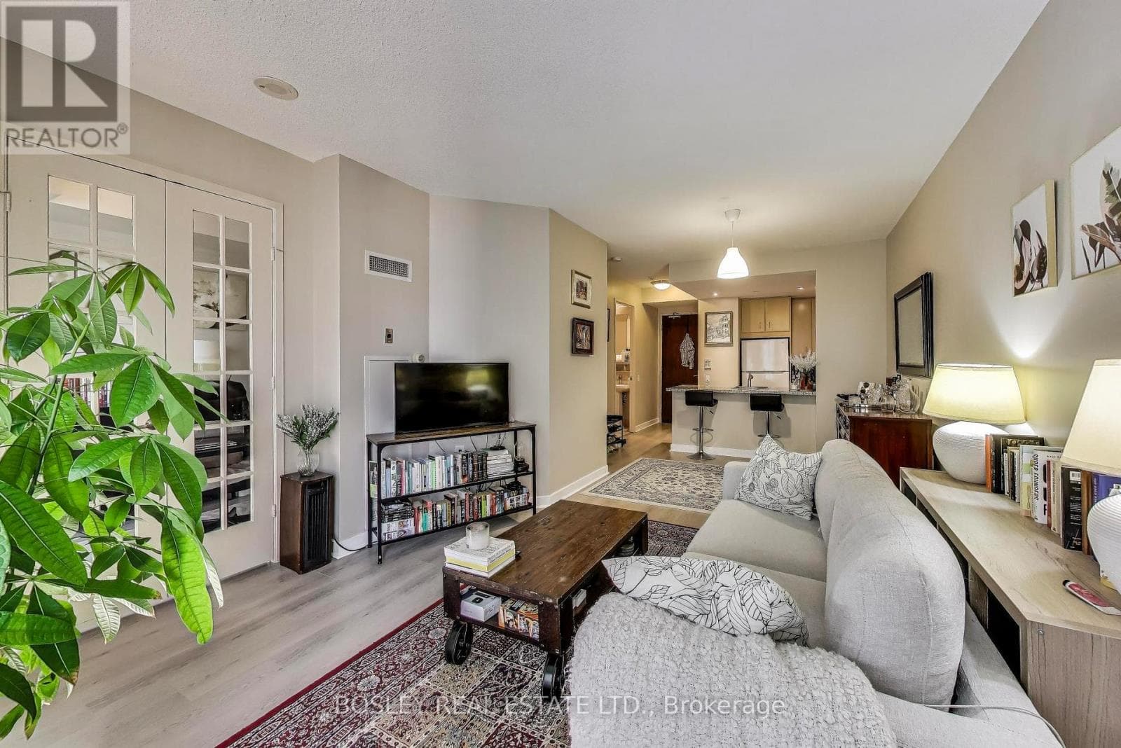 1007 - 85 BLOOR STREET E photo 5