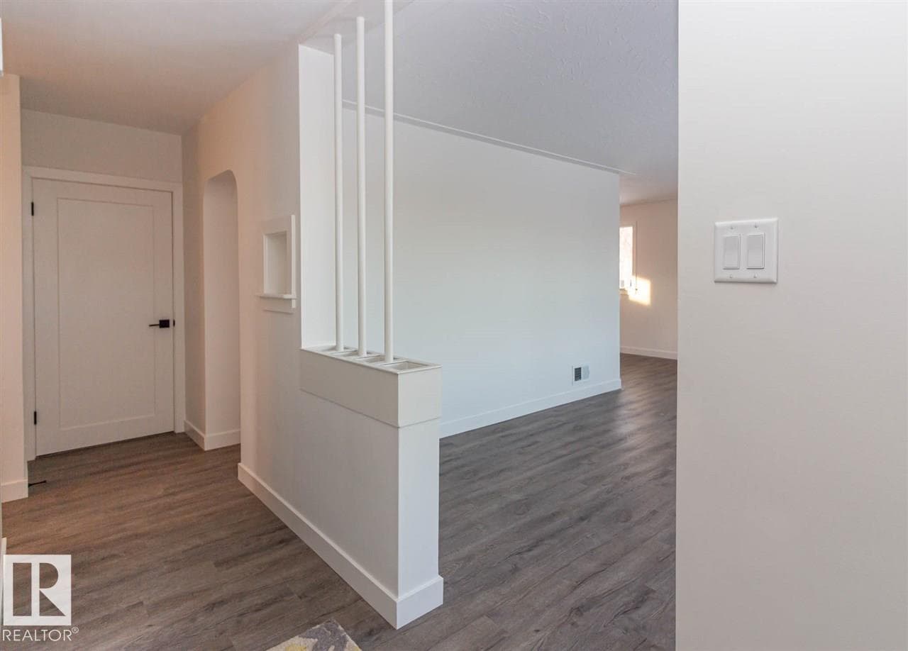 10536 76 ST NW photo 3