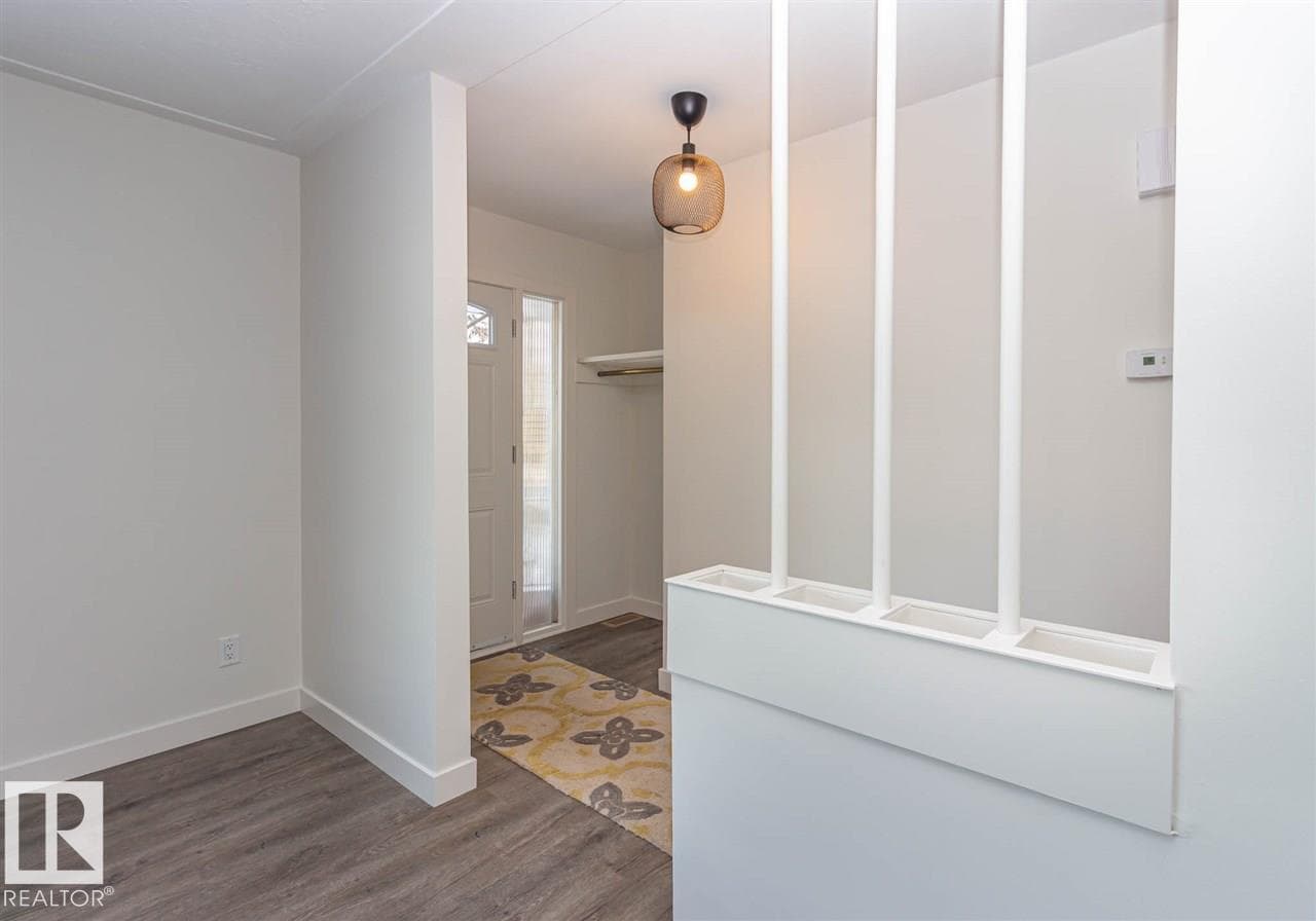10536 76 ST NW photo 4