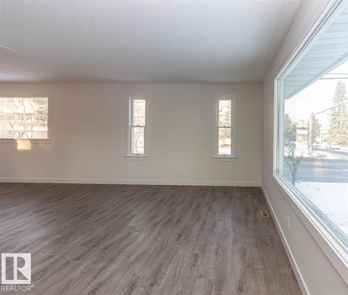 10536 76 ST NW photo 5