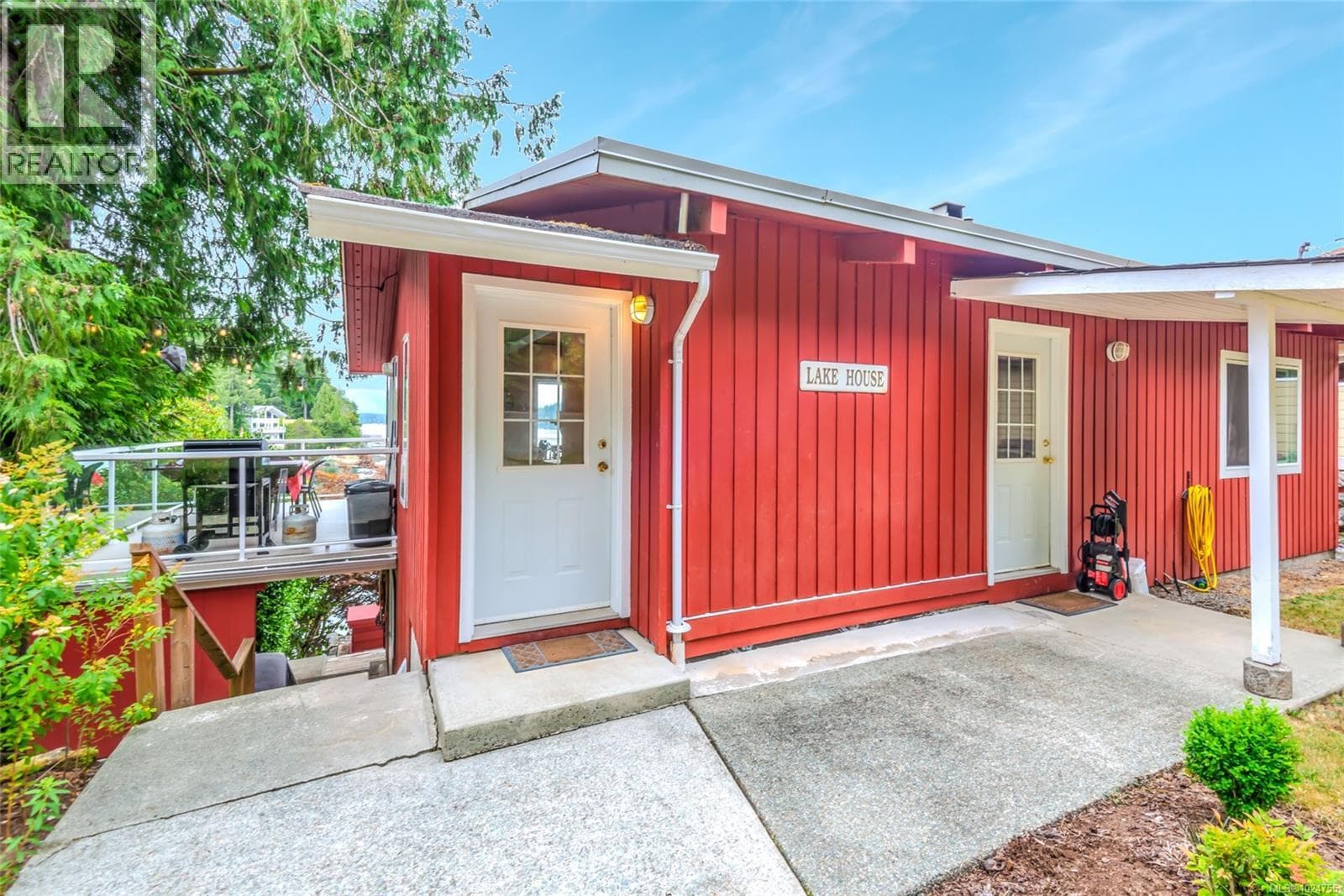 10135 Klitsa Dr photo 4