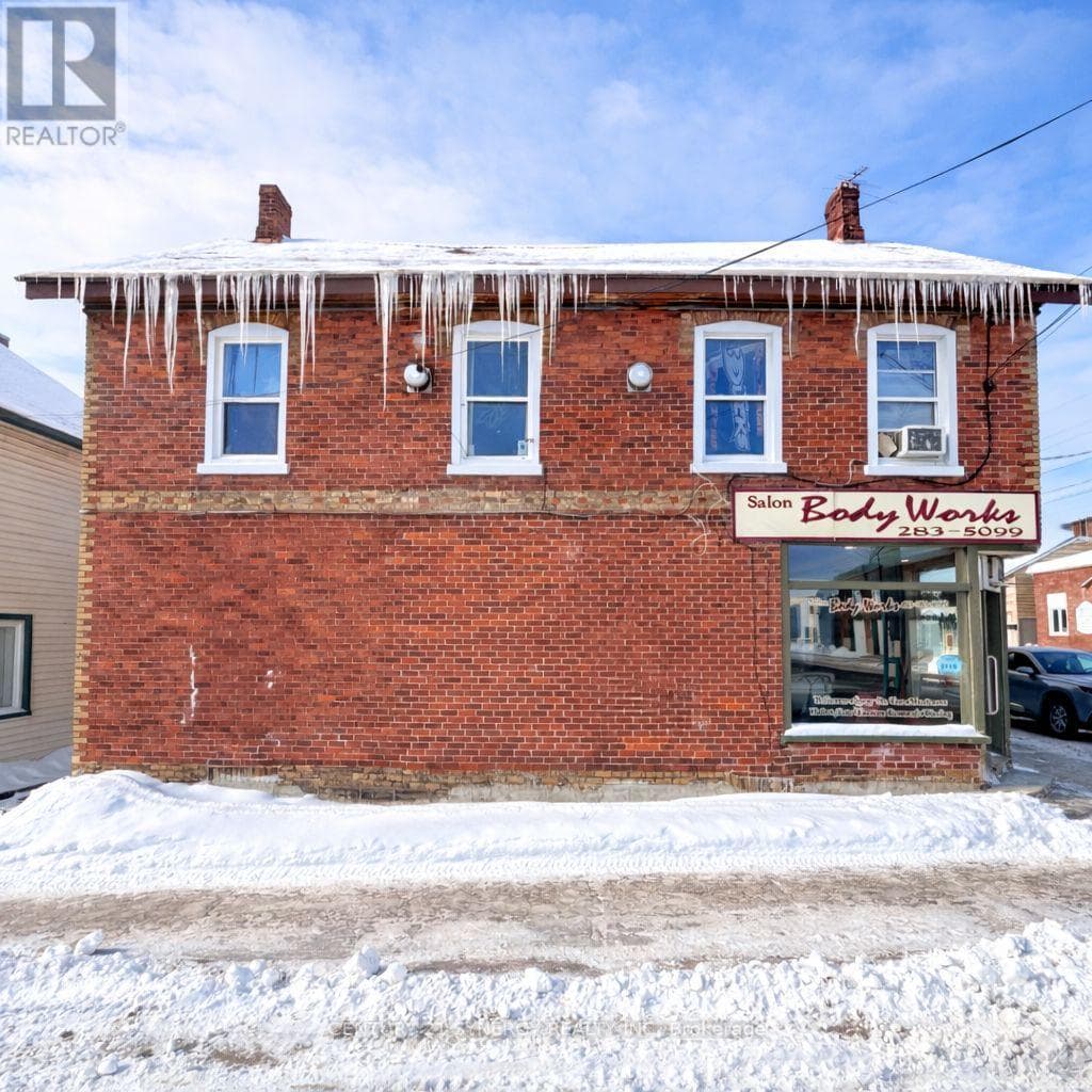 18 MARKET STREET N photo 4