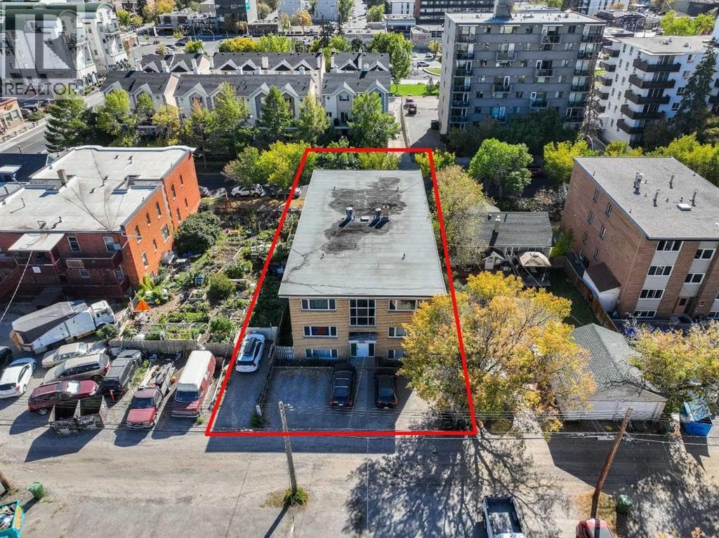 1216 15 Avenue SW — photo 2