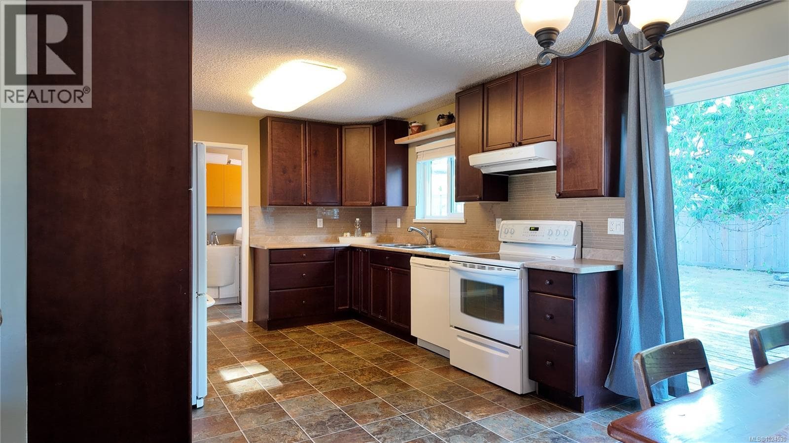 3 bed 2 bath single family at 3000 Country Close — $650,000