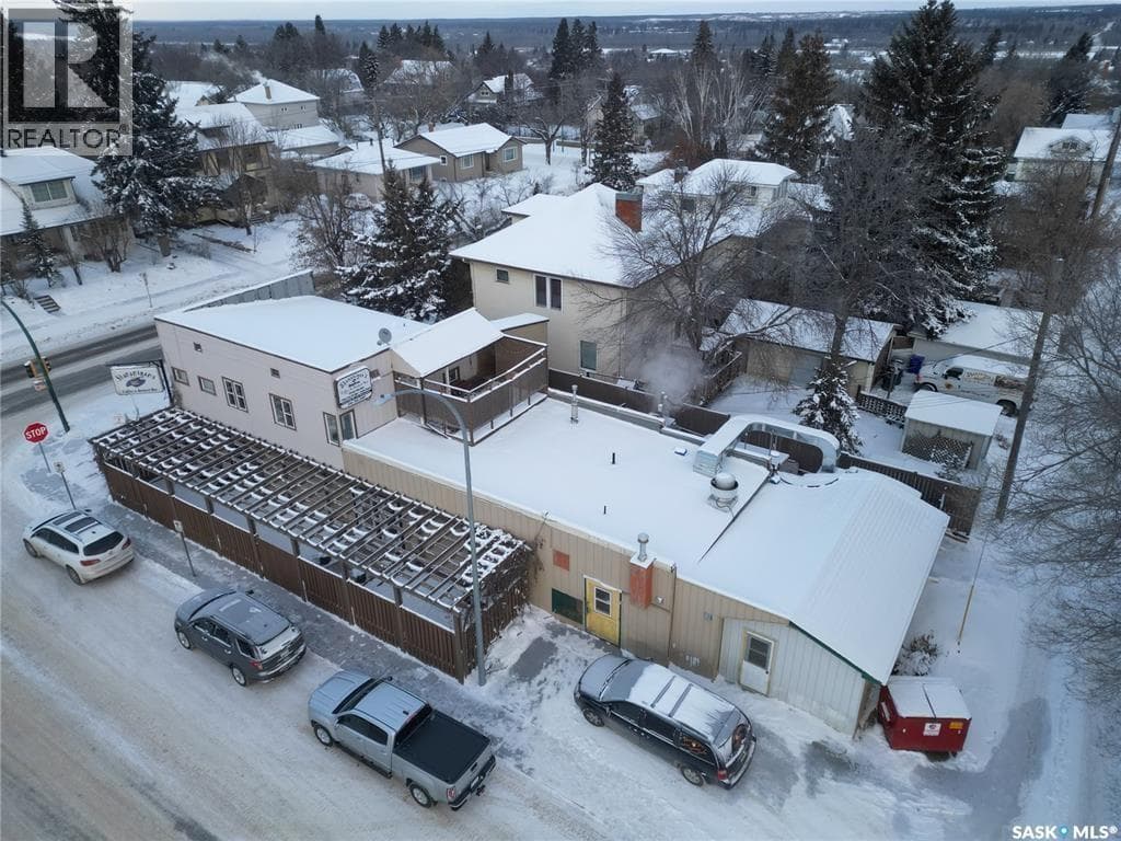 2144 6th AVENUE W — photo 2