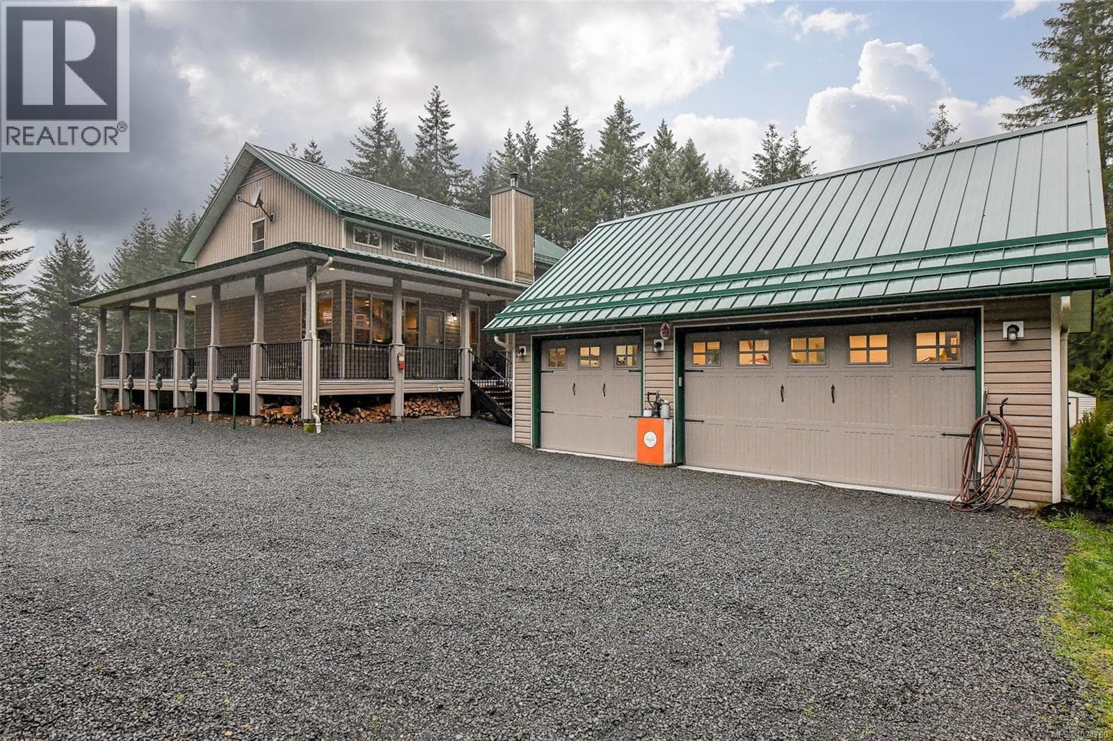 3997 MacAulay Rd photo 4