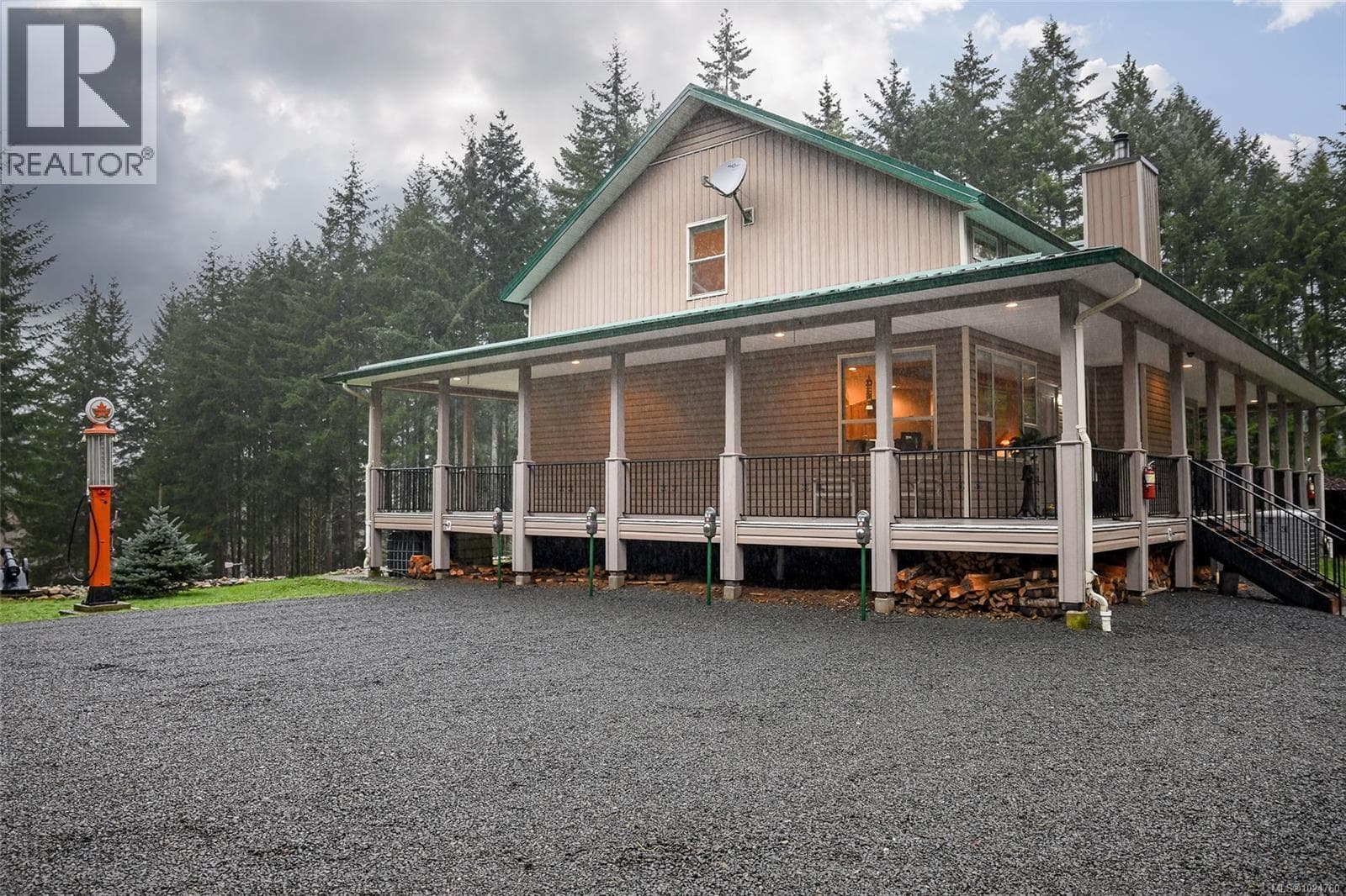 3997 MacAulay Rd photo 5