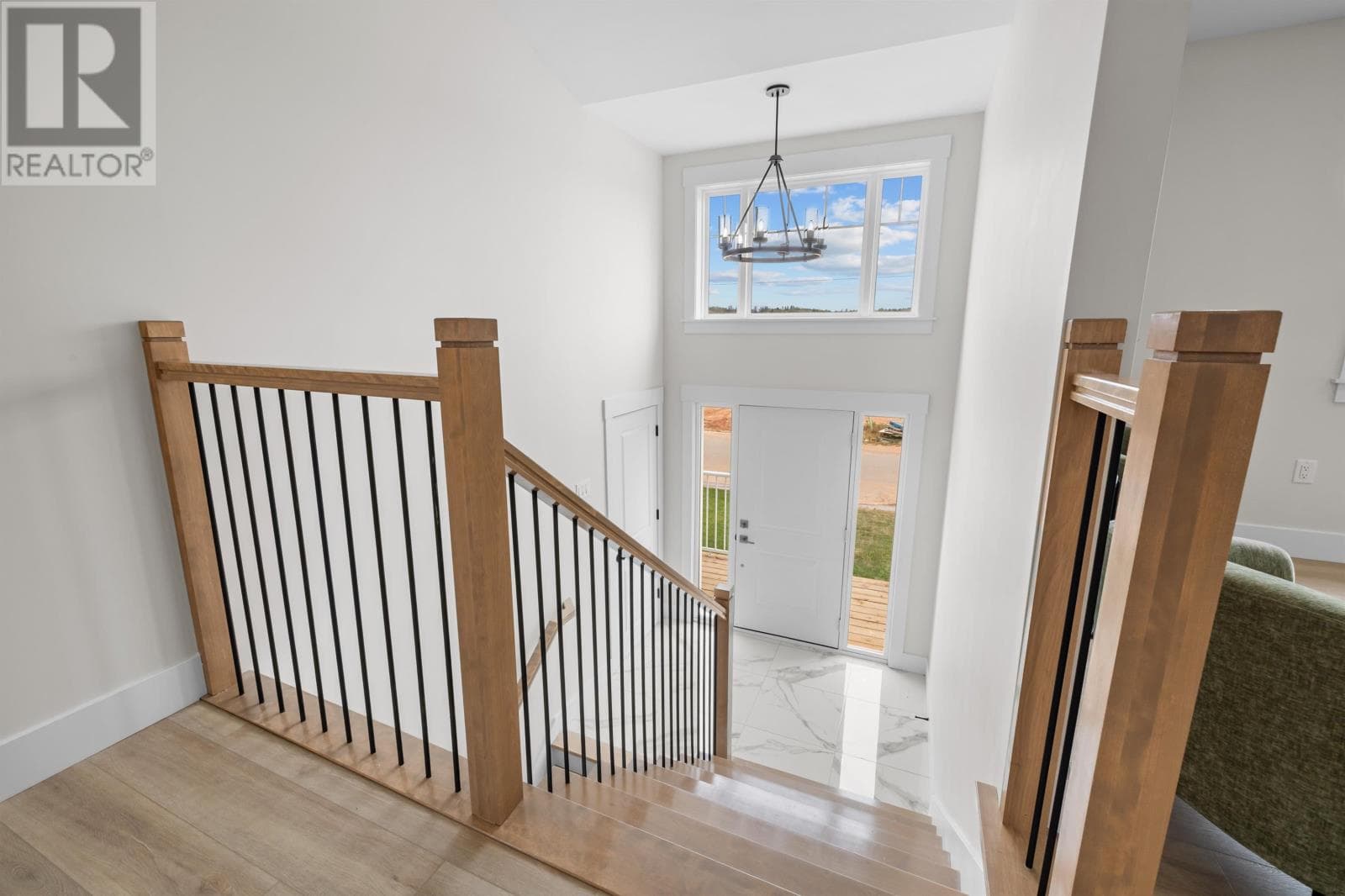 37 HUDSON Avenue photo 4