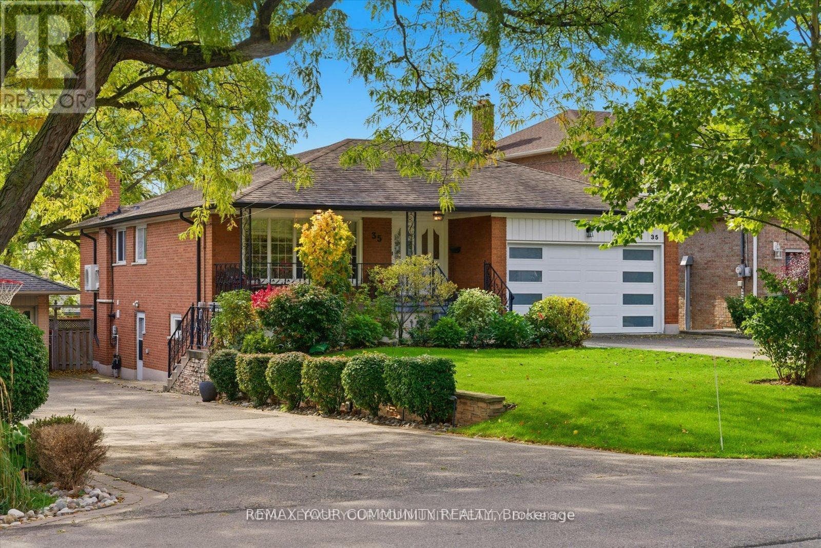 35 SUNVALE DRIVE photo 2