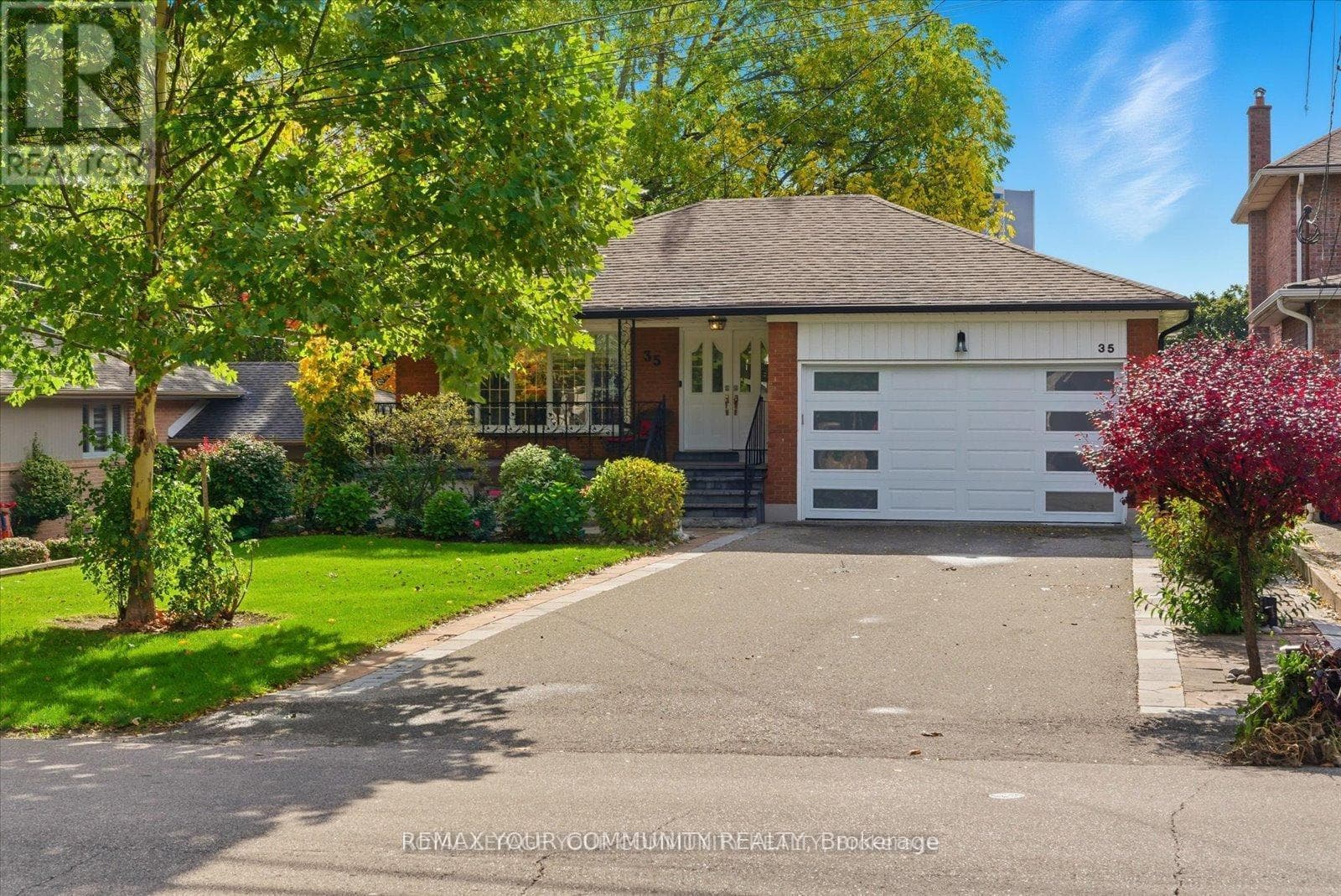 35 SUNVALE DRIVE photo 4