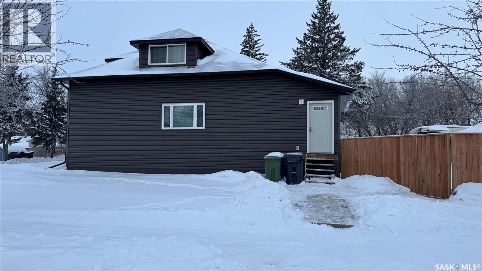 87 Collacott STREET W — photo 4