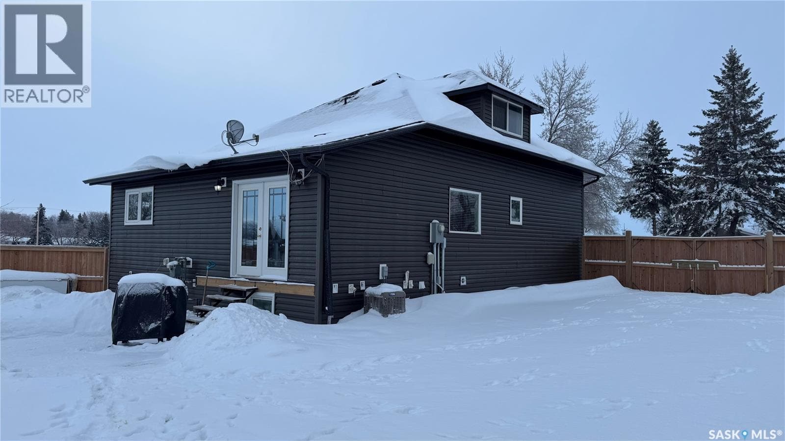 87 Collacott STREET W — photo 2