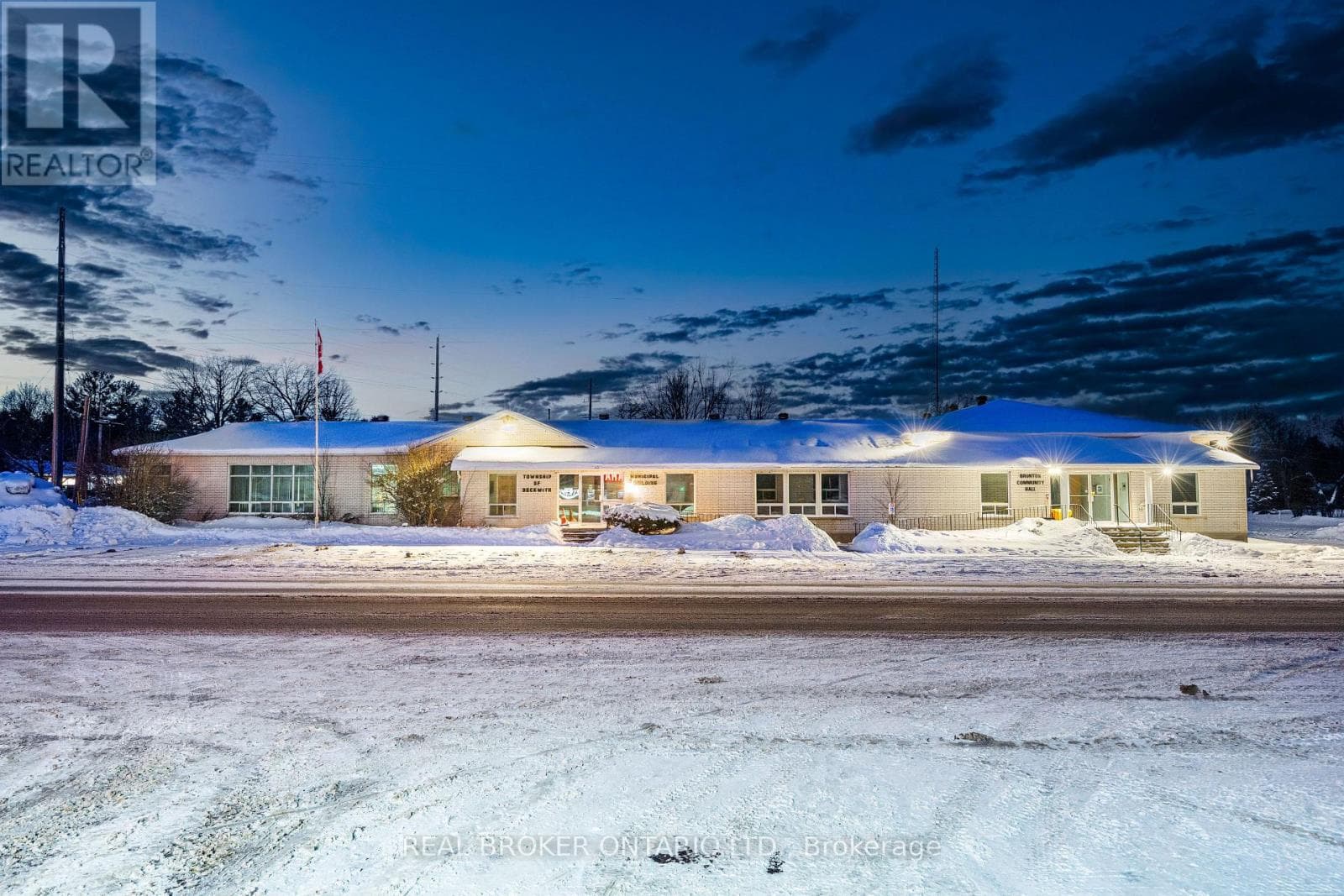 5 bath office at 1702 9TH LINE BECKWITH LINE — $1,499,999