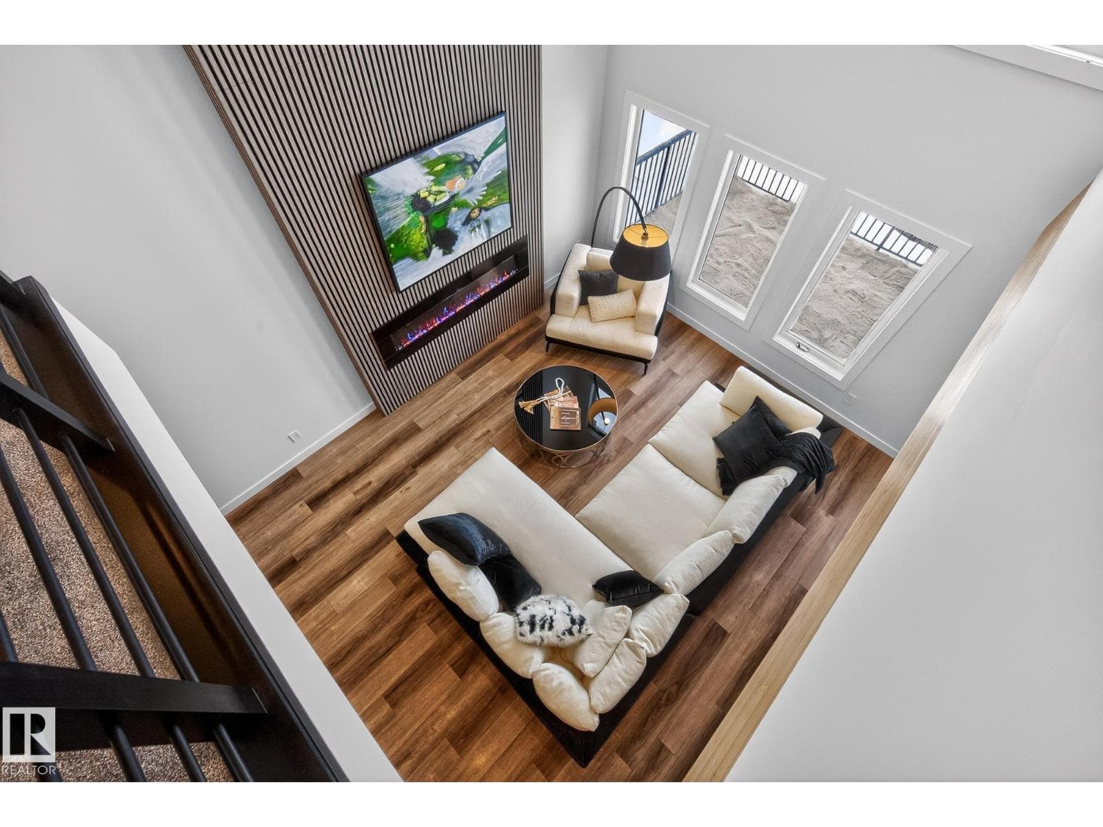 34 ELDRIDGE PT