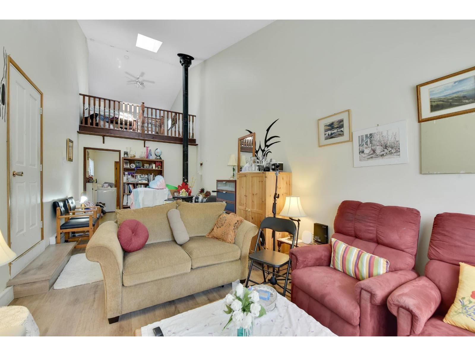 15835 RUSSELL AVENUE photo 4