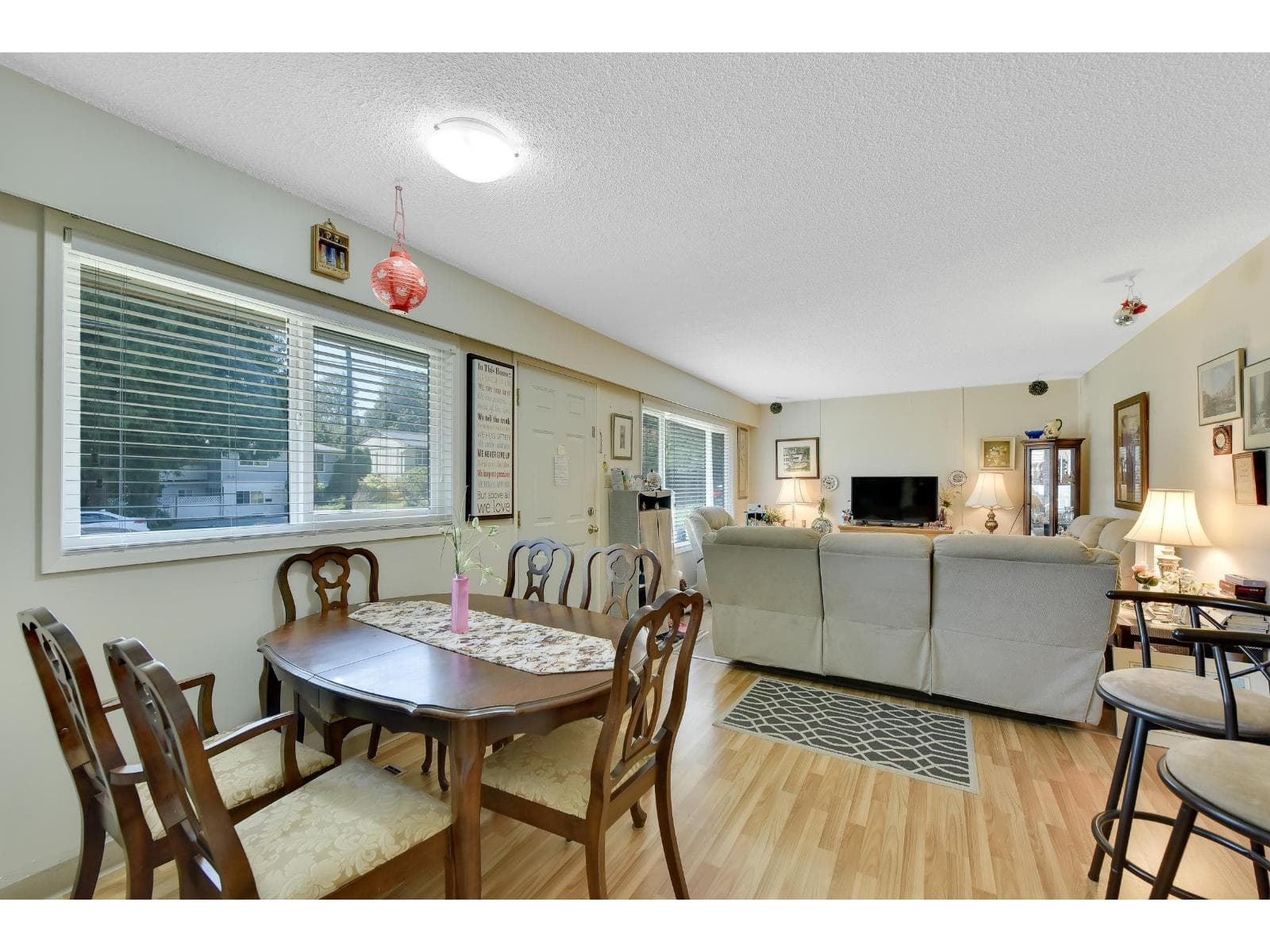 15835 RUSSELL AVENUE photo 2