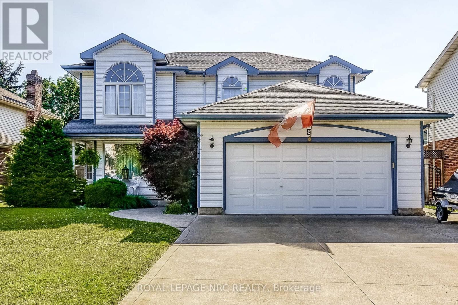 3 bed 4 bath single family at 8 HEARTH COURT — $998,000