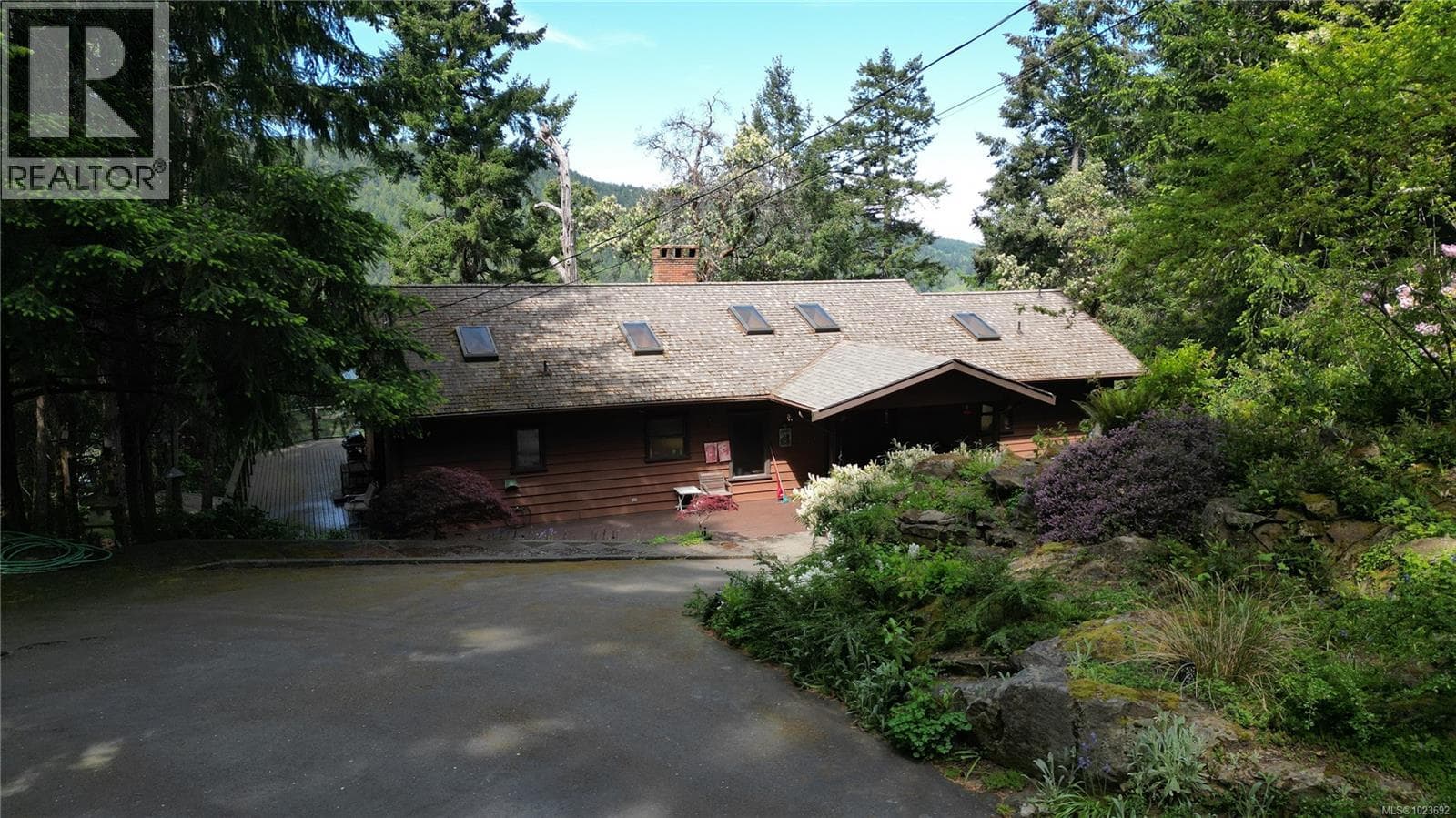 250 South Bank Dr photo 5