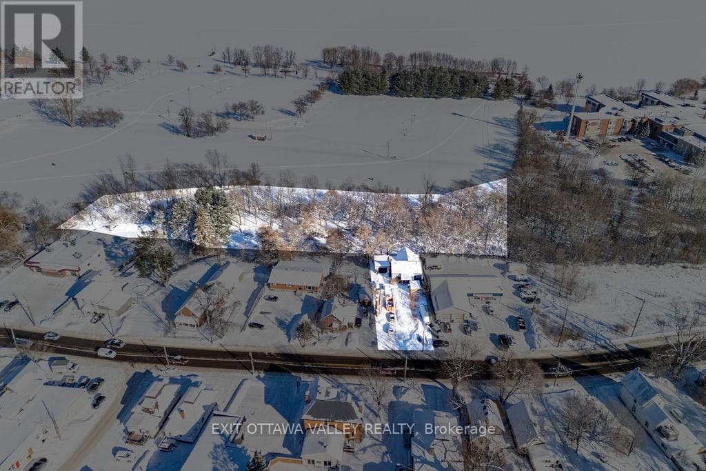 815 PEMBROKE STREET W photo 4