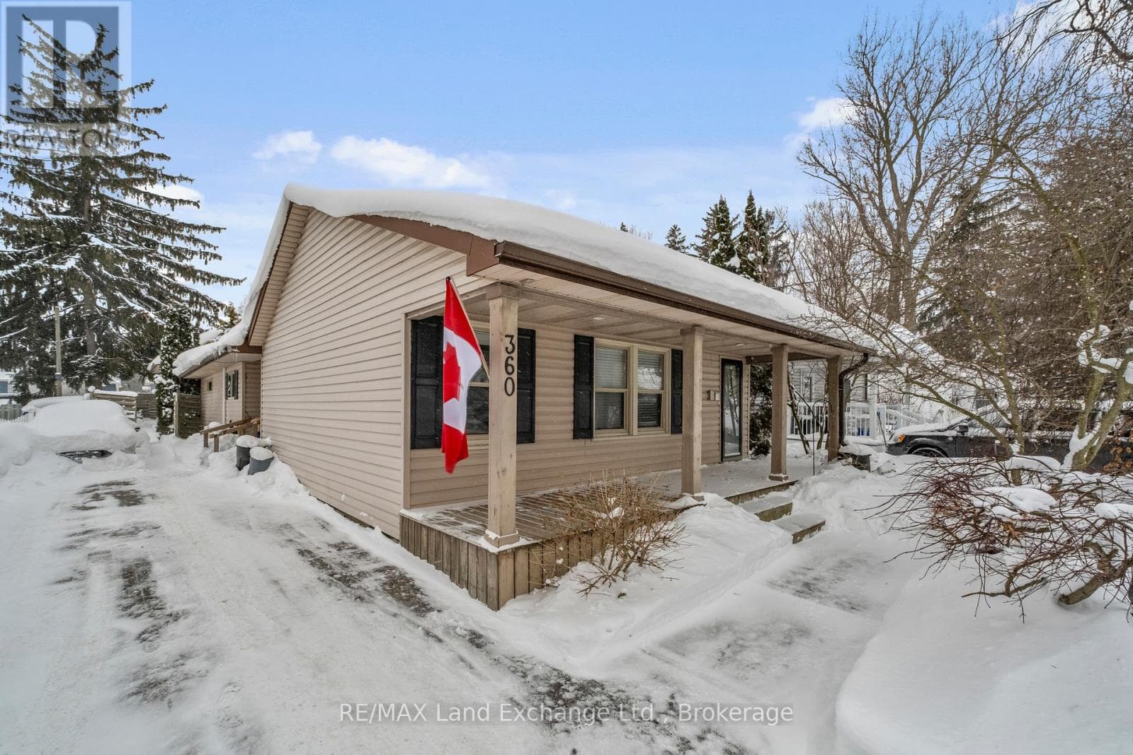 360 BOULTON STREET photo 2