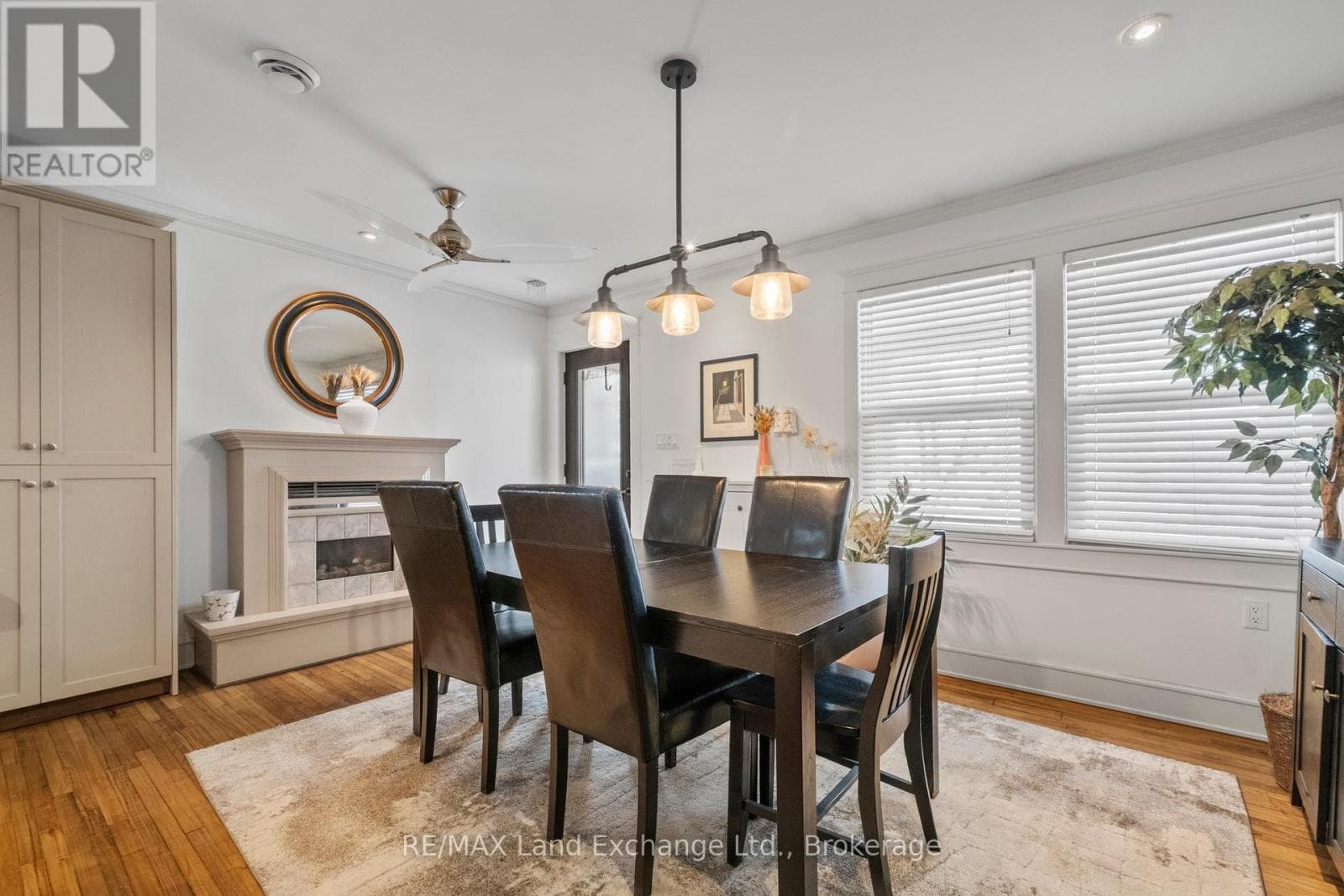 360 BOULTON STREET photo 4