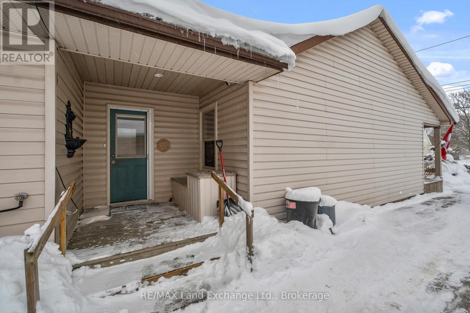 360 BOULTON STREET photo 3