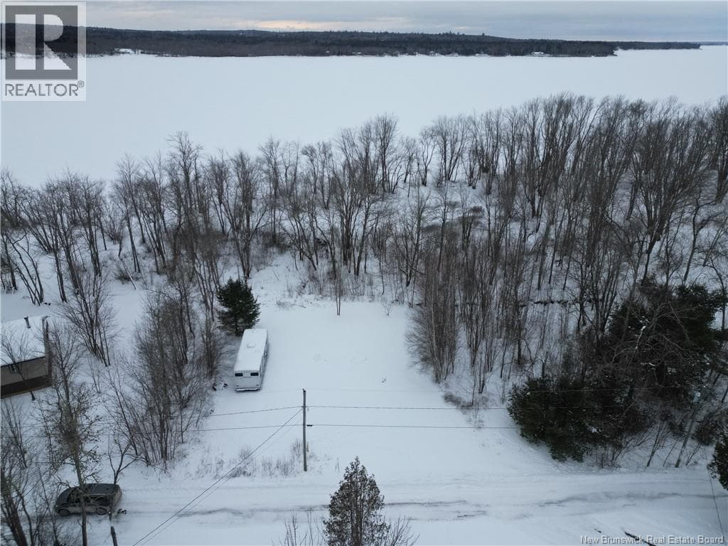 Vacant Lot Mill Crescent photo 3