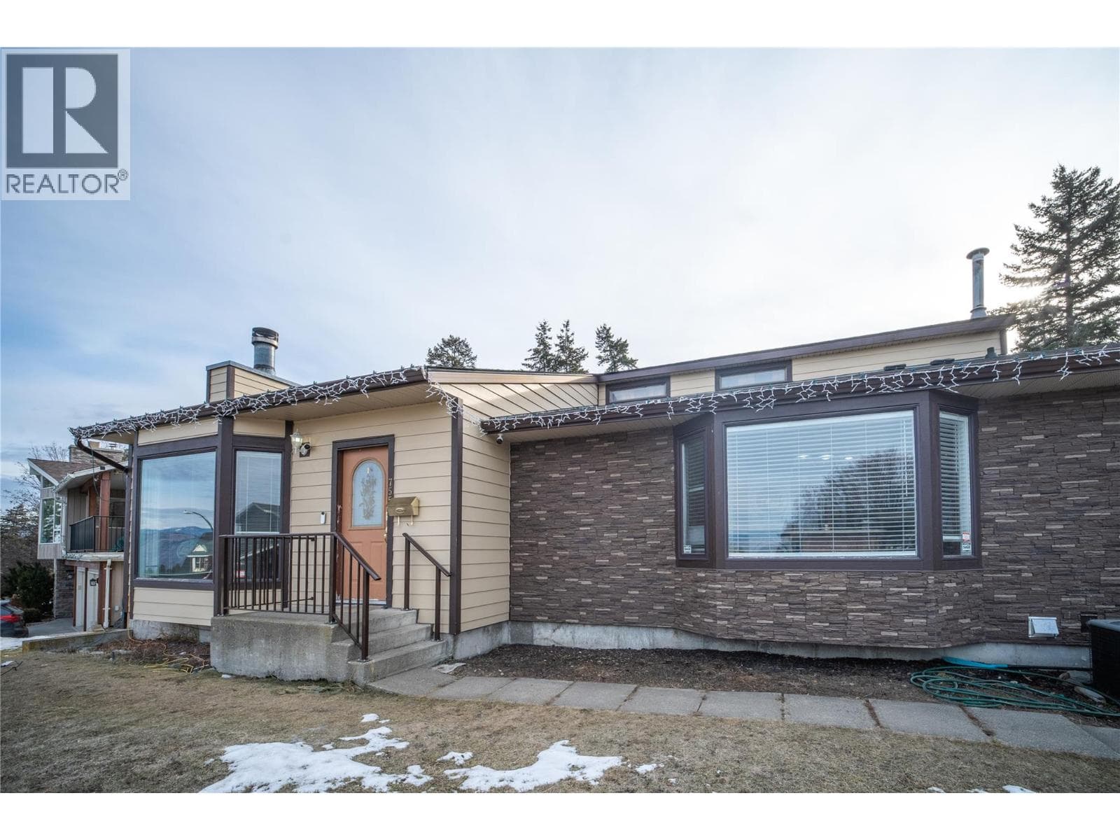 755 FLEMING Drive photo 3