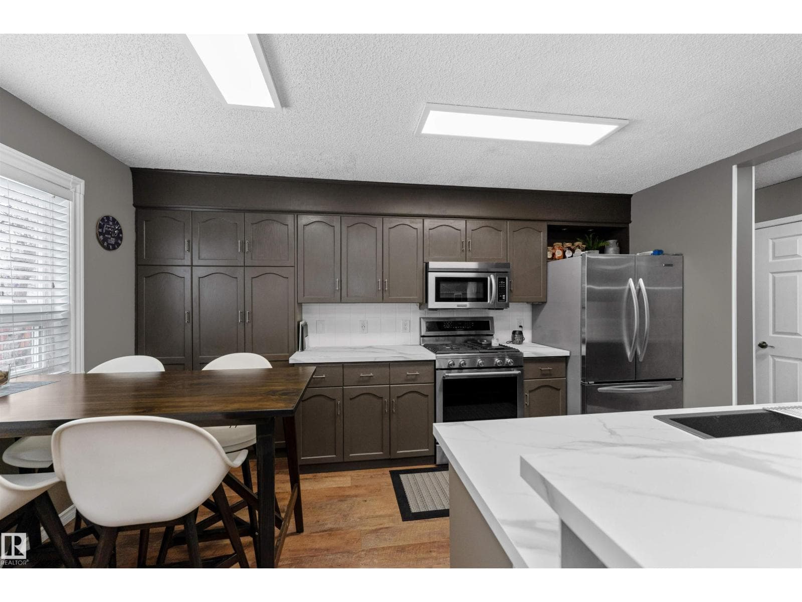 5628 188A ST NW photo 3
