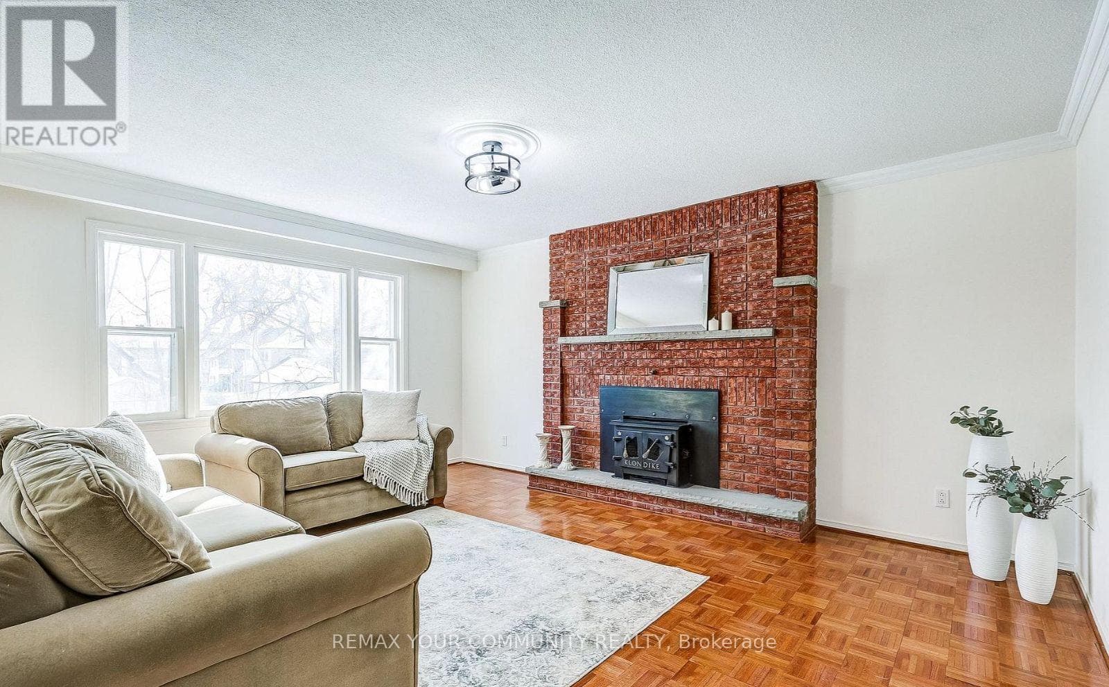 37 MACKAY DRIVE photo 4