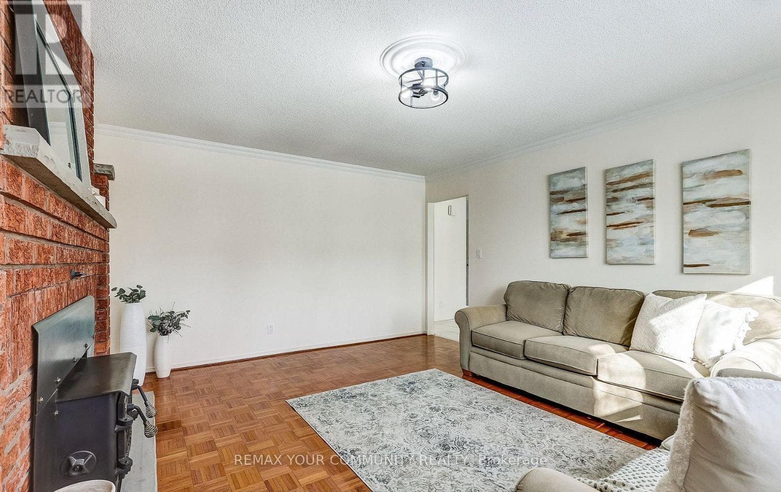 37 MACKAY DRIVE photo 5
