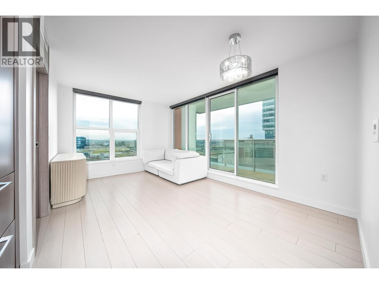 701 455 SW MARINE DRIVE photo 3