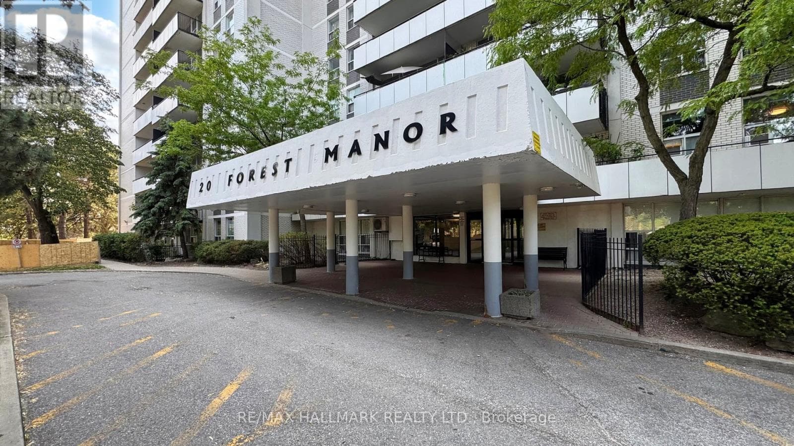 703 - 20 FOREST MANOR ROAD photo 2