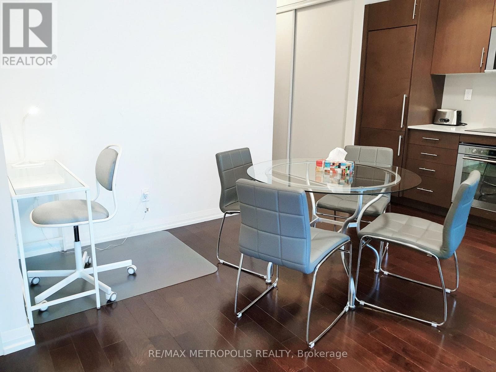 2117 - 460 ADELAIDE STREET E photo 4