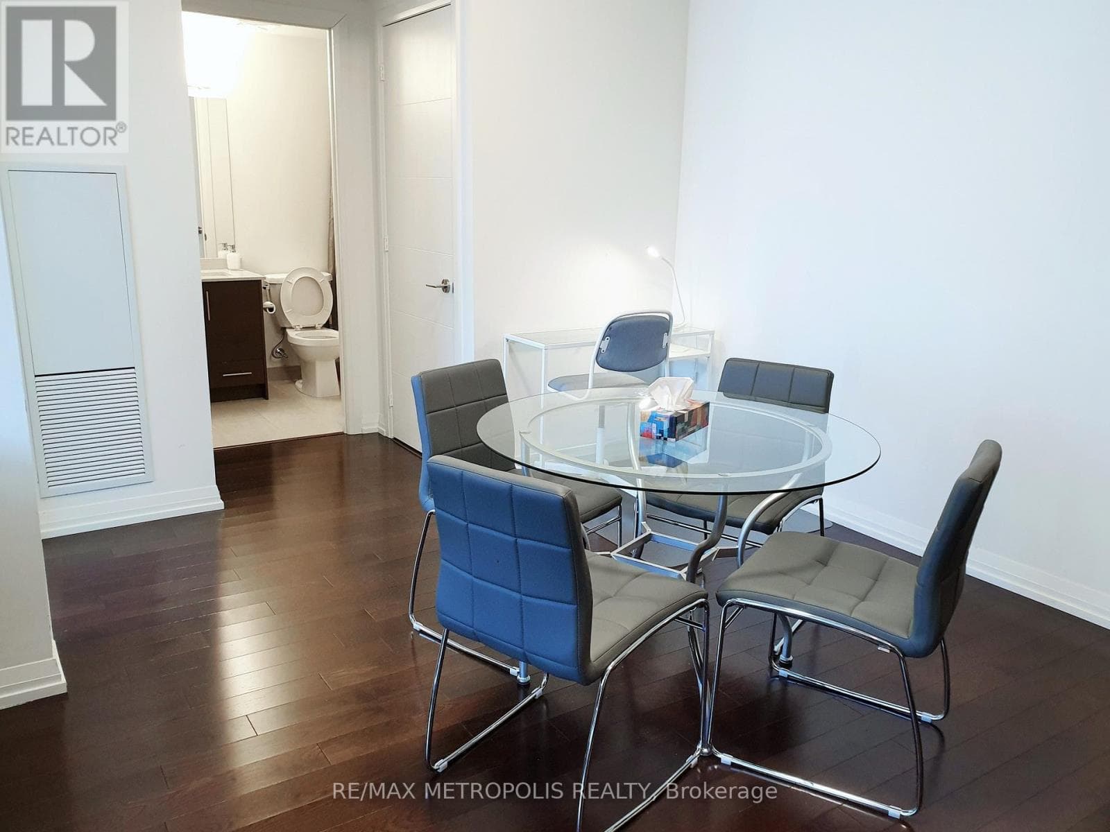 2117 - 460 ADELAIDE STREET E photo 5