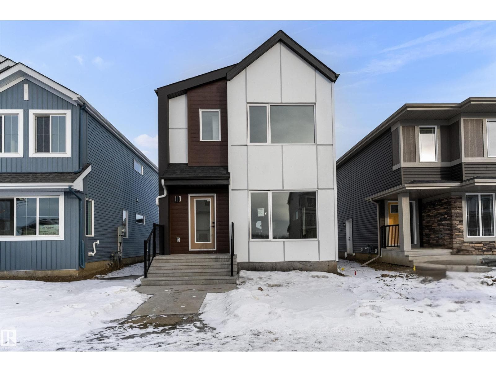 1218 MCLEOD AV