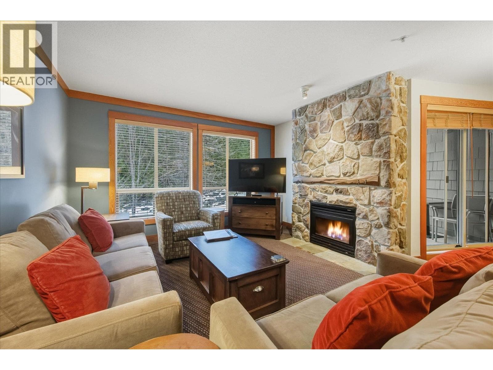 326D 2036 LONDON LANE photo 2