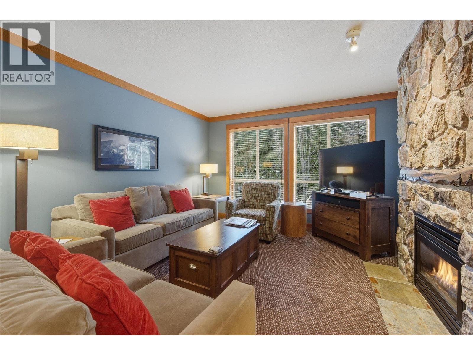 326D 2036 LONDON LANE photo 3
